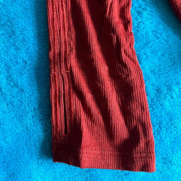 Lululemon Magma Red Turtleneck - Picture 3 of 4